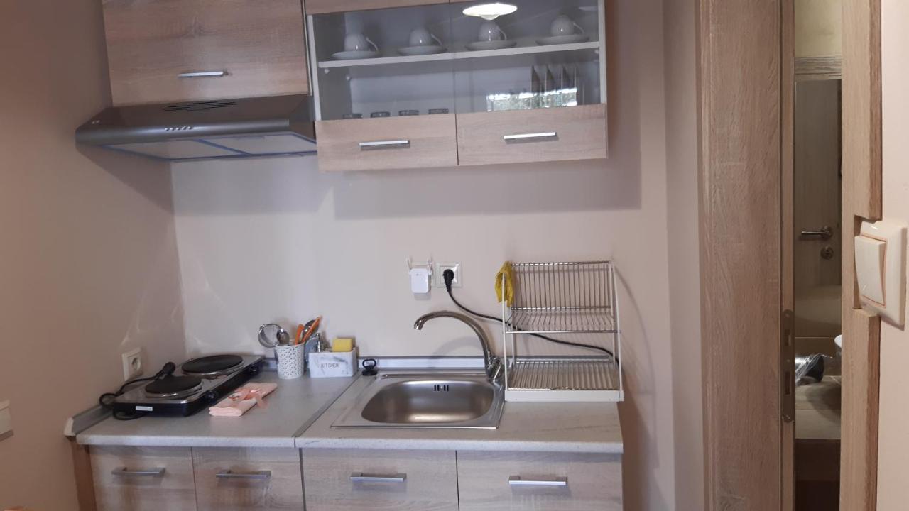 Room Near The Airport Pikérmion المظهر الخارجي الصورة