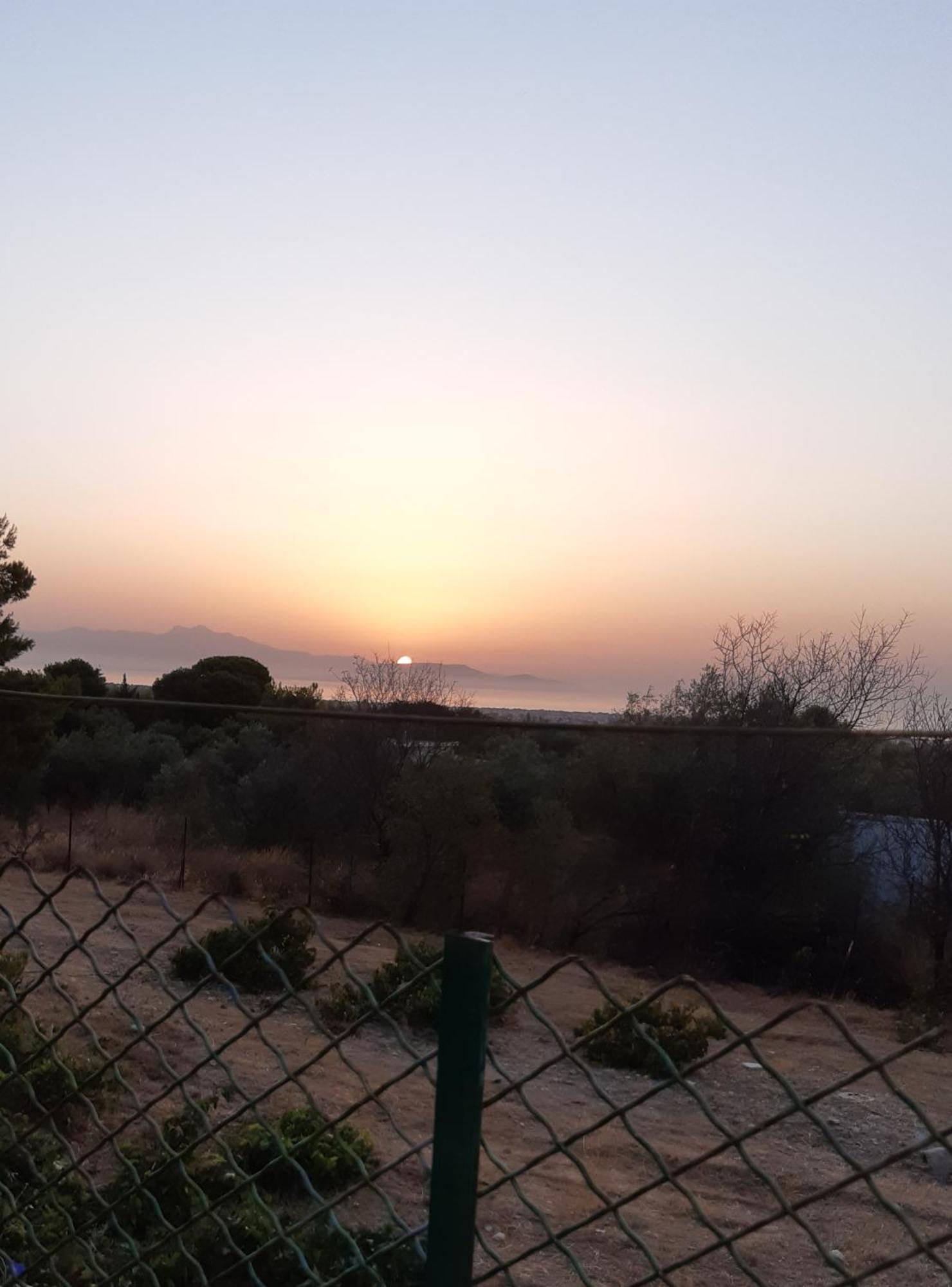 Room Near The Airport Pikérmion الغرفة الصورة
