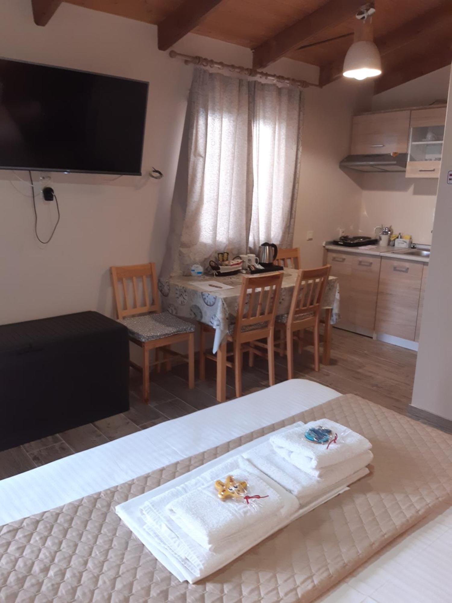 Room Near The Airport Pikérmion الغرفة الصورة